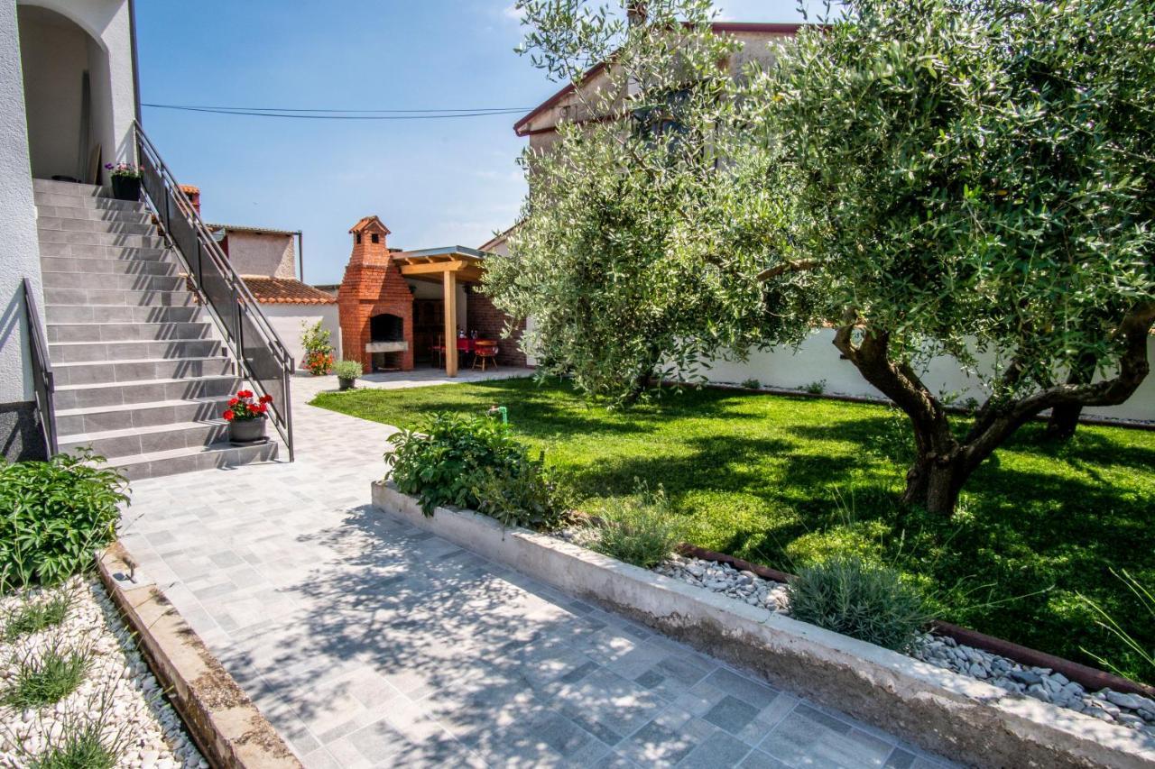 House Nada Apartman Muntić Kültér fotó