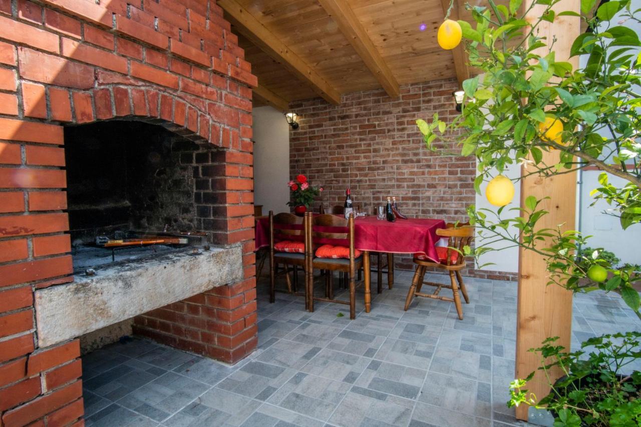 House Nada Apartman Muntić Kültér fotó
