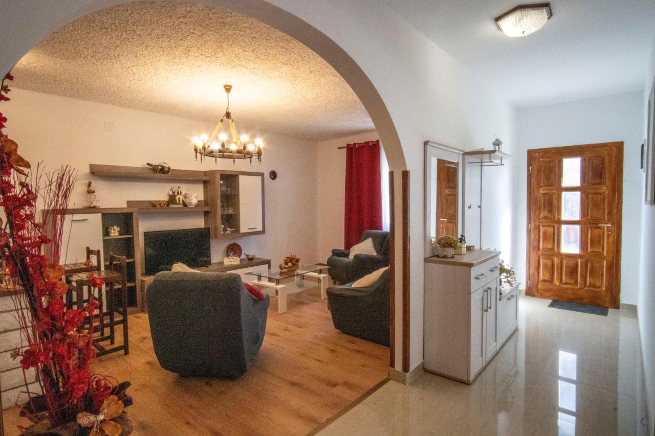 House Nada Apartman Muntić Kültér fotó