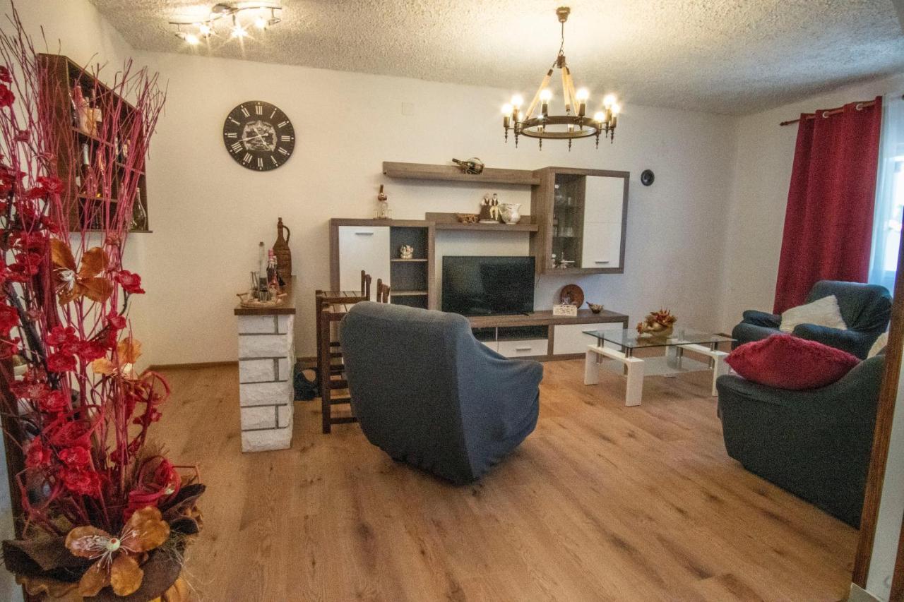 House Nada Apartman Muntić Kültér fotó